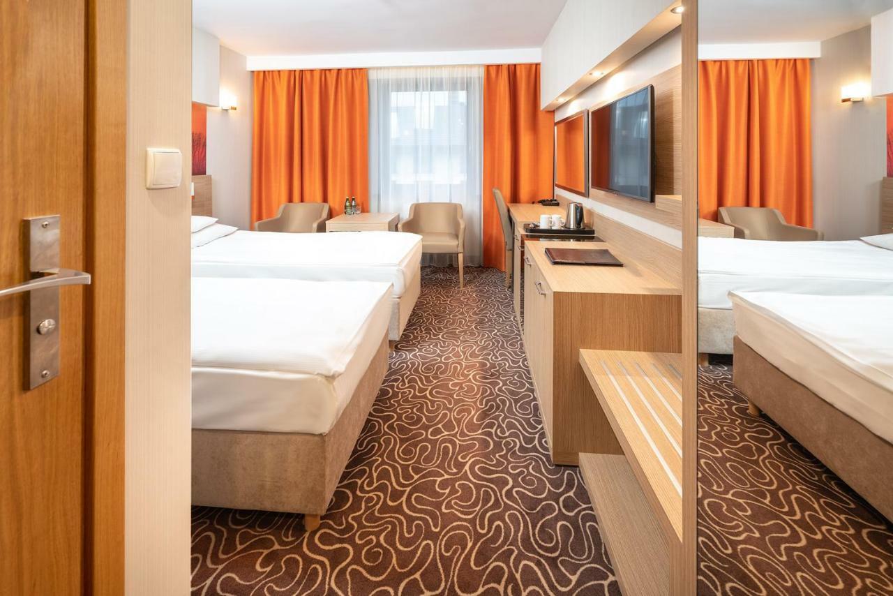 Hotel Amazonka Conference And Spa ชีโคชีแนค ภายนอก รูปภาพ